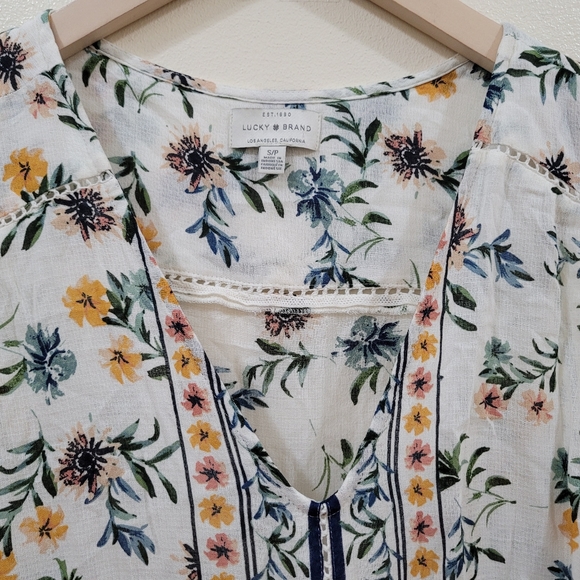 Lucky Brand Floral top - Picture 4 of 11
